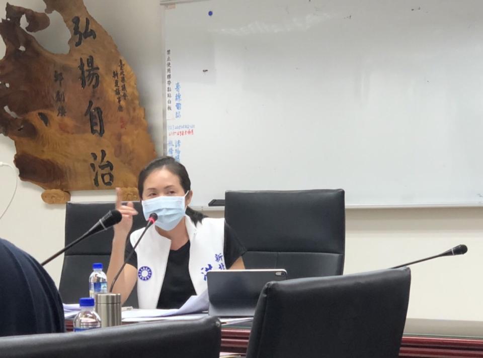 座談會召集人新北市議員議員洪佳君。樹林區圳福里里長蘇益和。圖：新北市動保處提供   圖：新北市動保處提供