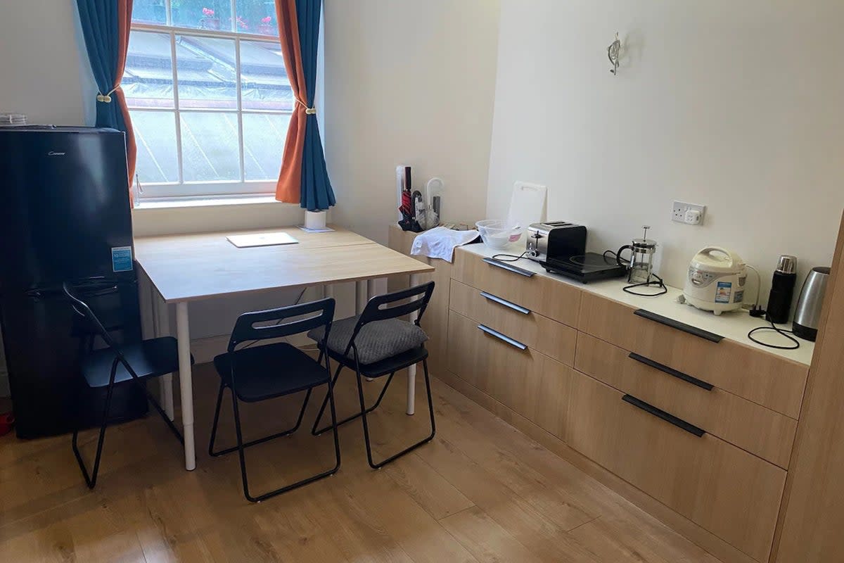 The property has a desk for anyone looking to do some work (Jam Press/Airbnb)