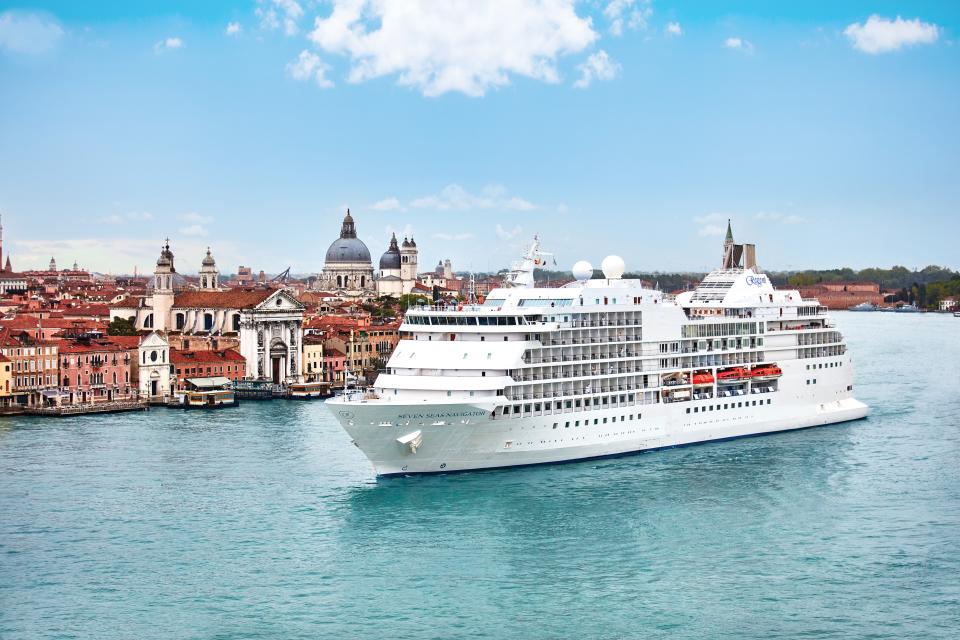 If you can't choose between a traversing land or sea, Regent Seven Seas Cruises' extended land stay deal allows you to do both for less.