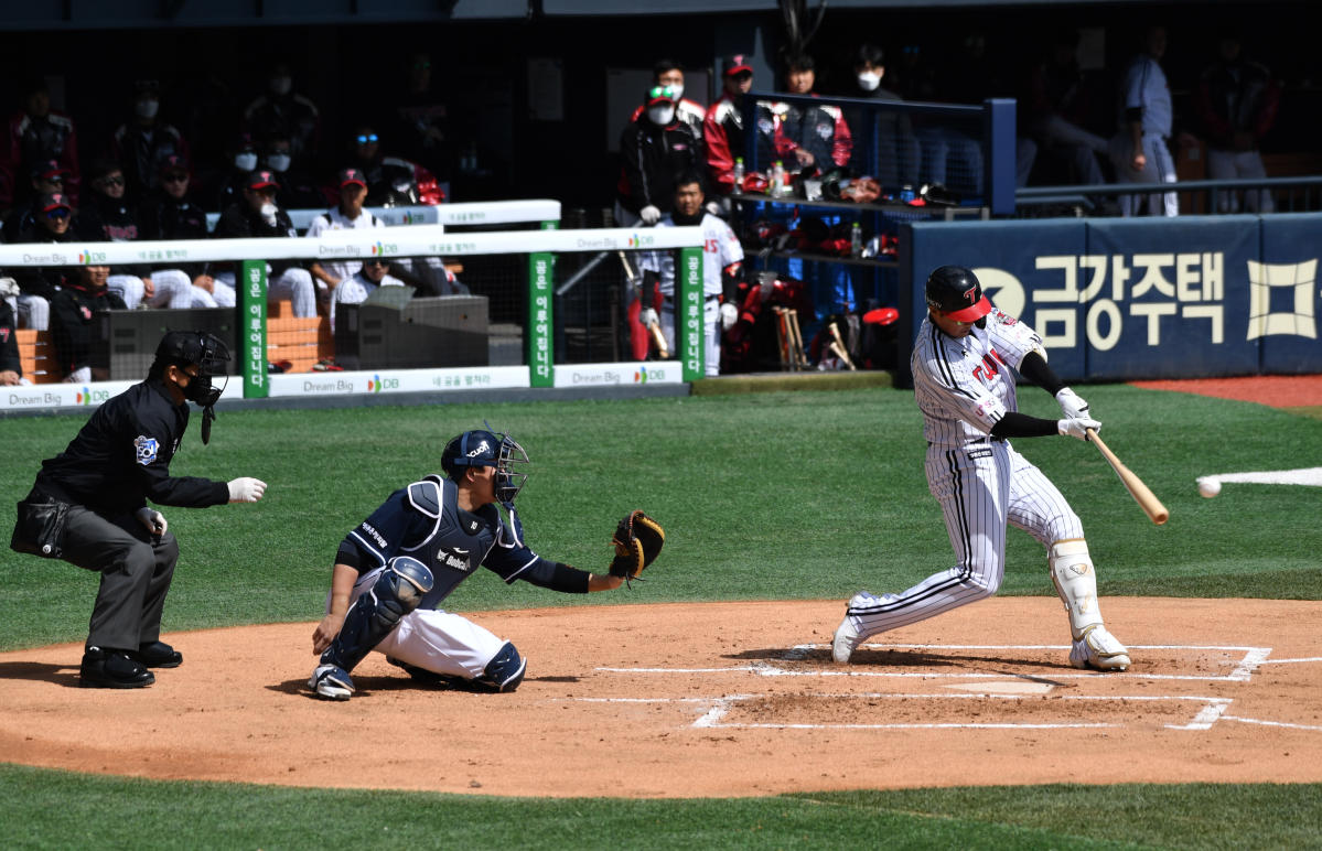 ESPN's Live Sport Savior: Korean Baseball - The New York Times