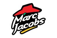 <p>Pizza Hut es una pizza muy económica y en general de baja calidad, aquí mezclada con la lujosa firma Marc Jacobs. </p>