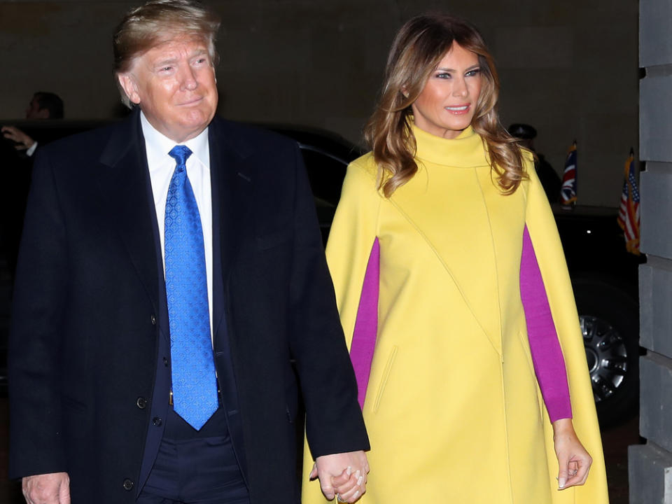 Melania Trump mit Ehemann Donald auf dem Weg zu Prinz Charles und Ehefrau Camilla (Bild: imago images/i Images)