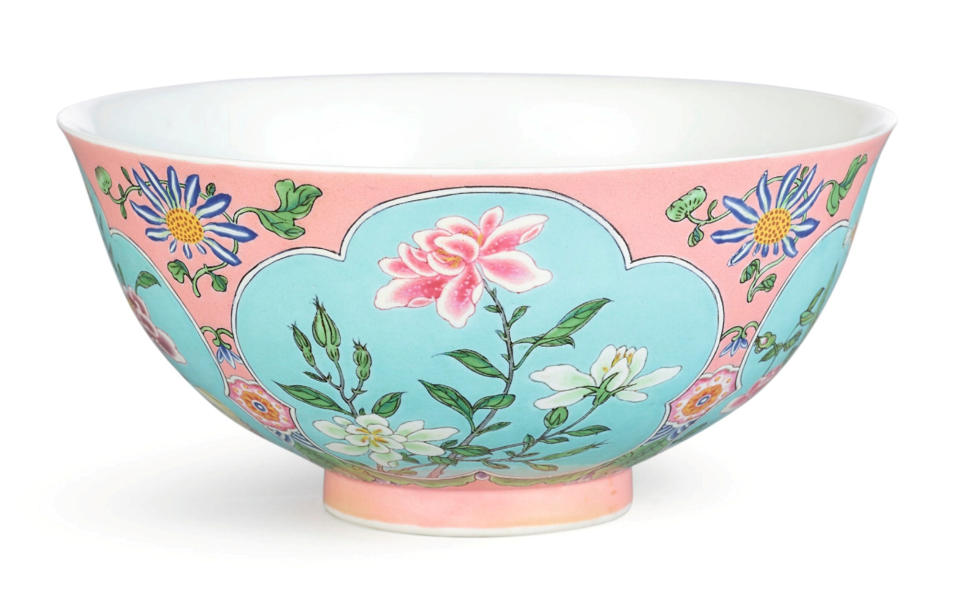 The bowl measures just 14.7cm in circumference (SWNS/Sotheby’s)