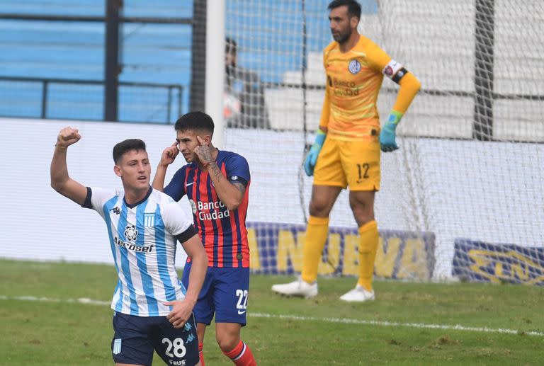 Chancalay celebra uno de sus goles a San Lorenzo