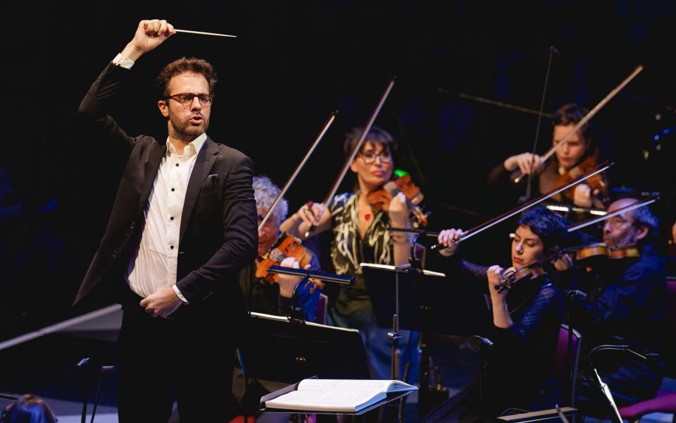 Dinis Sousa conducts in The Trojans at the Proms