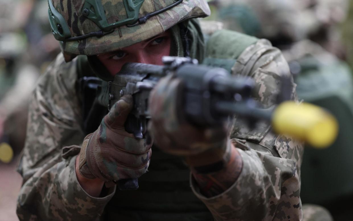 Ukrainian soldiers take part in a training exercise