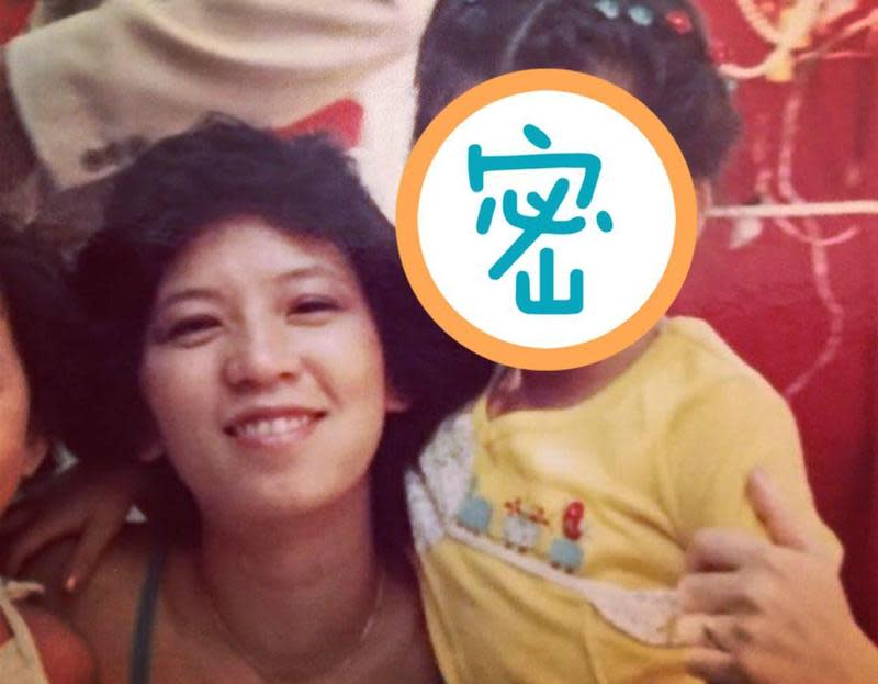 賈靜雯小時候跟媽媽的合照。（翻攝自賈靜雯IG）