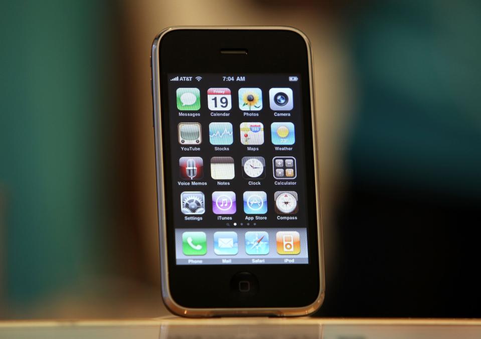 SAN FRANCISCO - JUNE 19:  The new iPhone 3Gs is displayed at an Apple store June 19, 2009 in San Francisco, California. Hundreds of people lined up at the Apple Store in San Francisco to be the first to purchase Apple's new iPhone 3Gs which is faster than the previous iPhone 3G and has several new features. (Photo by Justin Sullivan/Getty Images)