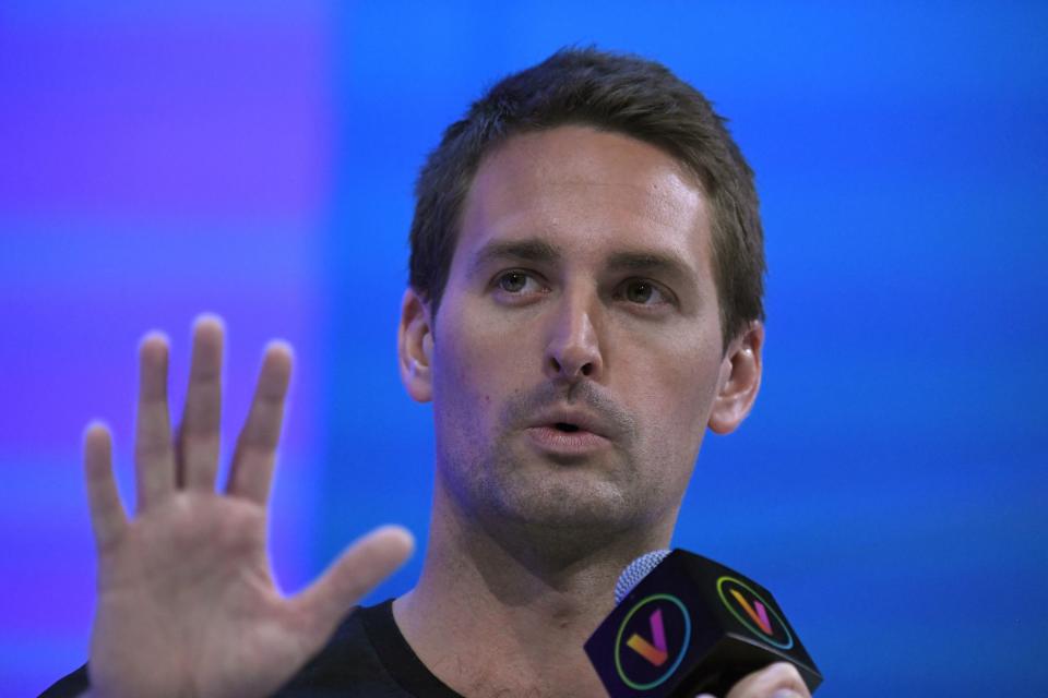 O fundador e CEO do Snapchat, Evan Spiegel, participa de uma sessão durante a feira Viva Technology (Vivatech) em Paris em 17 de junho de 2022. (Foto de Eric PIERMONT / AFP) (Foto de ERIC PIERMONT/AFP via Getty Images)