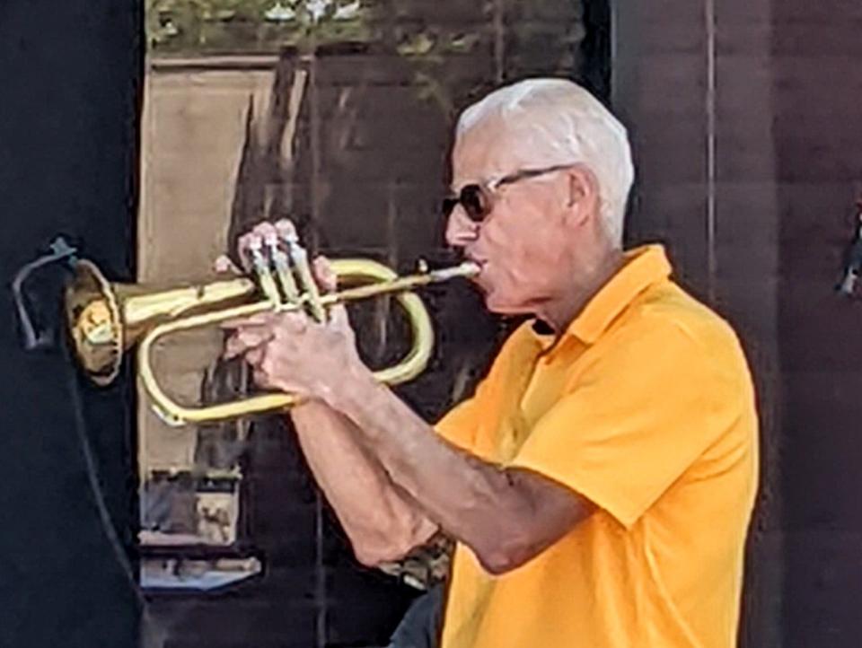 Jim Hynes performs at the Bud's on Broadway free concert held outside Bud's Farmhouse in Manhattan Square in Oak Ridge on Sunday, June 19, 2022.