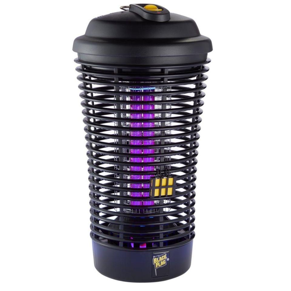 Black Flag 5,500-Volt Deluxe Bug Zapper