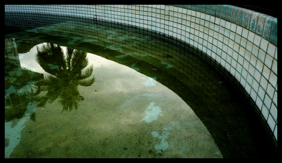 Una pisicina de agua verde y estancada puede dar motivo en algunas ciudades de EEUU a la imposición de multas económicamente muy pesadas.  (Flickr / Marino González / CC BY-NC-ND 2.0)