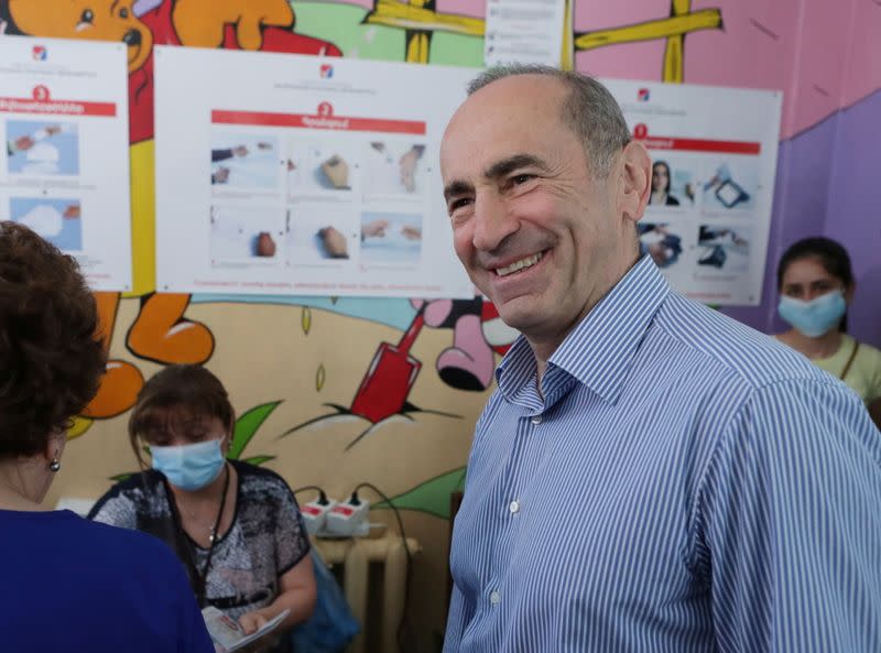 Leader of "Armenia" bloc Robert Kocharyan casts his vote during the snap parliamentary election in Yerevan