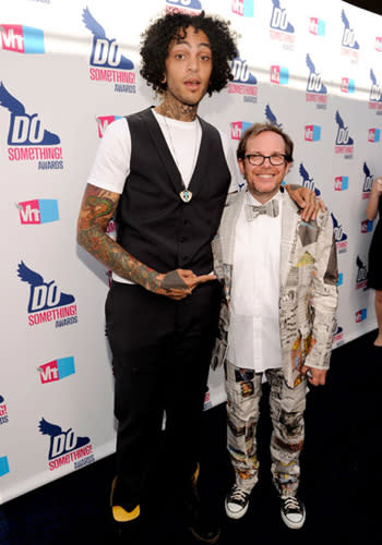 <p>Musician Travis "Travie" McCoy and VH1 President Tom Calderone arrive at the 2010 VH1 Do Something! Awards held at the Hollywood Palladium on July 19, 2010 in Hollywood, California.</p>