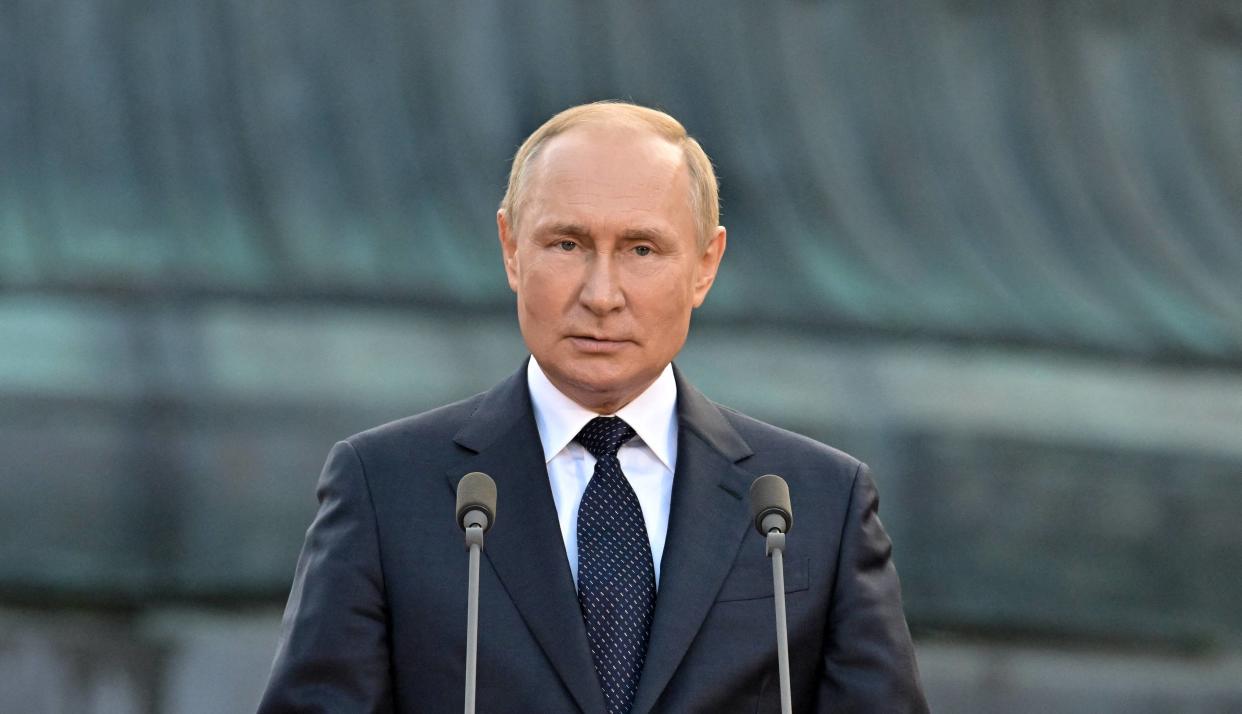 Vladimir Poutine réélu président de Russie, la communauté internationale consternée (Photo du président russe Vladimir Poutine lorsd’un discours pour le 1160e anniversaire de l’État russe à Veliky Novgorod, le 21 septembre 2022.)