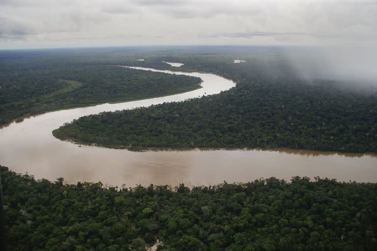 El río Itaquai atraviesa el territorio indígena del Valle de Javari, en Atalaia do Norte, estado de Amazonas, Brasil (Foto AP/Edmar Barros, Archivo)