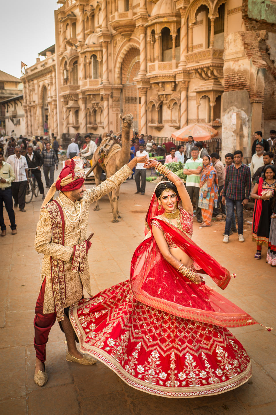 <i>Top and skirt by&nbsp;<a href="http://shop.anitadongre.com/woman/bridal-wear.html" target="_blank">Anita Dongre</a></i>