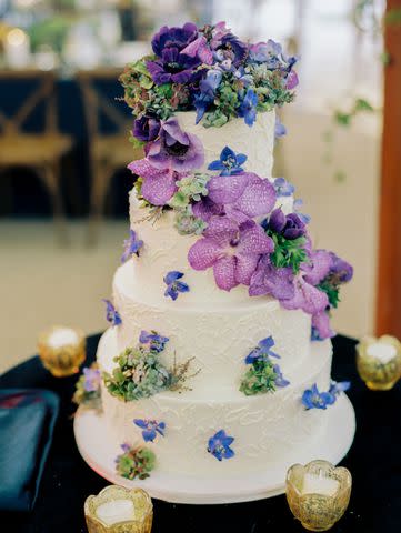 unique purple wedding cakes