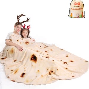 cyber-deals-hilarious-home-decor-amazon-tortilla-blanket