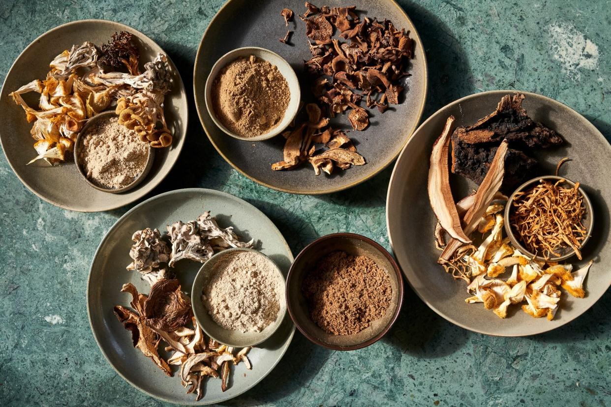 mushroom powder in bowls