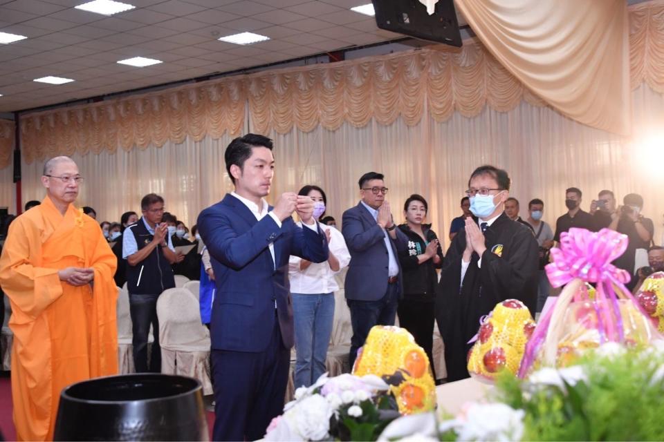 台北市長蔣萬安今出席一殯拆除工程祈福暨圓滿感恩灑淨法會。（北市府提供）