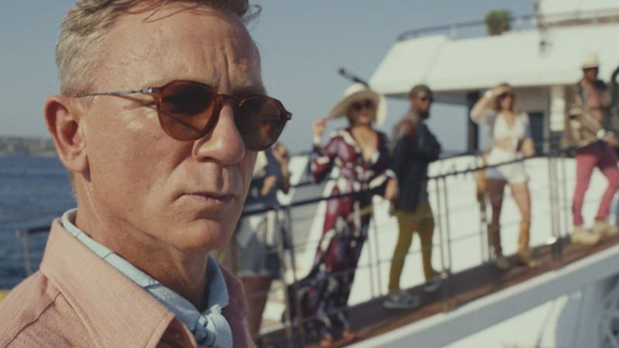 Daniel Craig interprète un détective dans « Glass Onion : une histoire à couteaux tirés », qui sortira au cinéma pendant une semaine du 23 au 29 novembre.