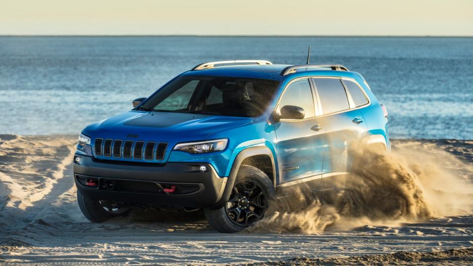 Next-Gen Jeep Cherokee Coming Next Year, Won't Be an EV 'at First' photo