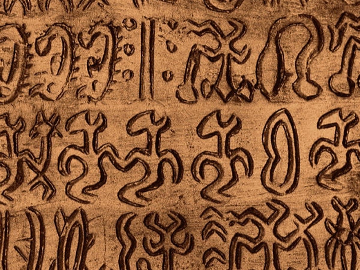 This close-up image of Easter Island’s ancient script shows how complex it is. The writing system was almost certainly crucial for helping to transmit information and stories across multiple generations (Wikimedia Commons)