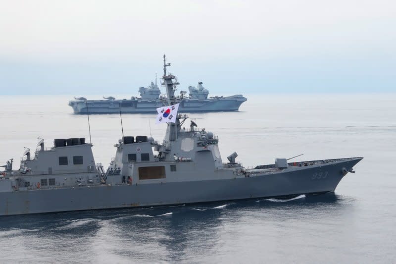 2021年英韓聯合軍演。南韓「世宗大王級」驅逐艦「西厓柳成龍號(DDG-993)」。   圖：翻攝 HMS Queen Elizabeth推特