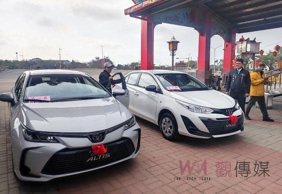 嘉義縣東石鄉港口宮春節擲筊搏轎車、金媽祖活動，每年都吸引數以千計信眾共襄盛舉，最大獎為豐田轎車頭獎轎車1800cc，二獎豐田1500cc，還有各型機車、液晶電視的獎項，今年更加碼5支蘋果15型手機，每天送出一支。擲筊時間每天早上8點開始到下午5點。搏金媽祖為大年初一到初五，每天由最多擲筊數者迎回；搏轎車則以比賽期間擲最多順杯者，與第二名者都可獲贈轎車一輛。