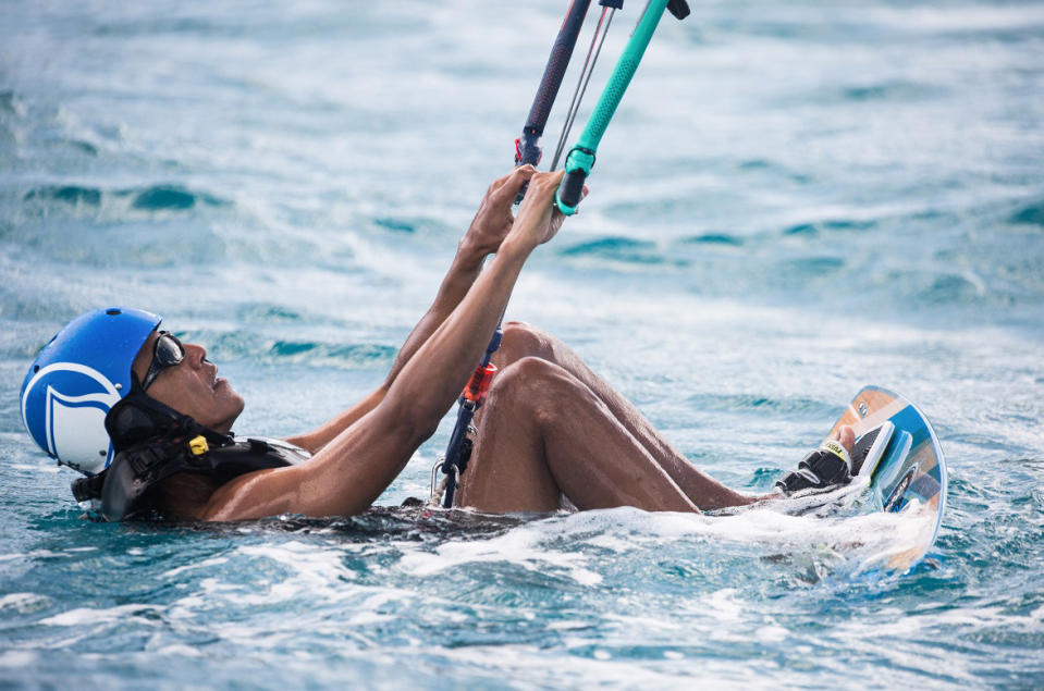 Barack Obama kitesurfing