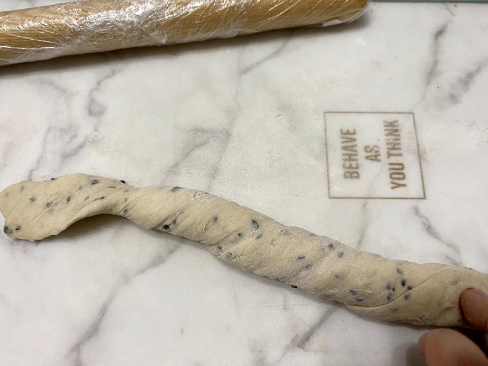 貝果食譜│味噌芝麻櫻花Bagel 想要煙韌口感麵團先用熱水燙煮？