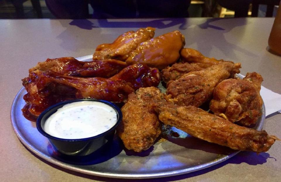 #14 Pluckers Wing Bar (Multiple Locations)