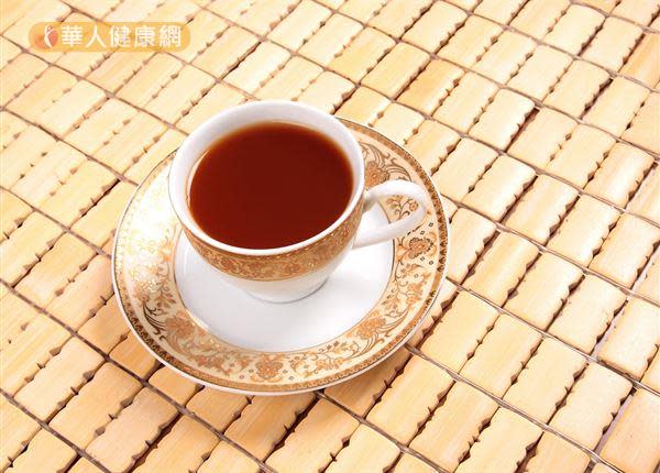平時用枸杞、紅棗、黃耆、茯苓和麥冬等藥材煮成茶飲飲用，就是補養氣血和增進氣色紅潤的簡單好方法。