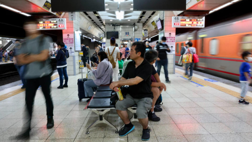 台鐵「崇德=和仁」路段遭土石流影響，連夜搶修通車，行經班次約延誤10到15分鐘。示意圖，廖瑞祥攝