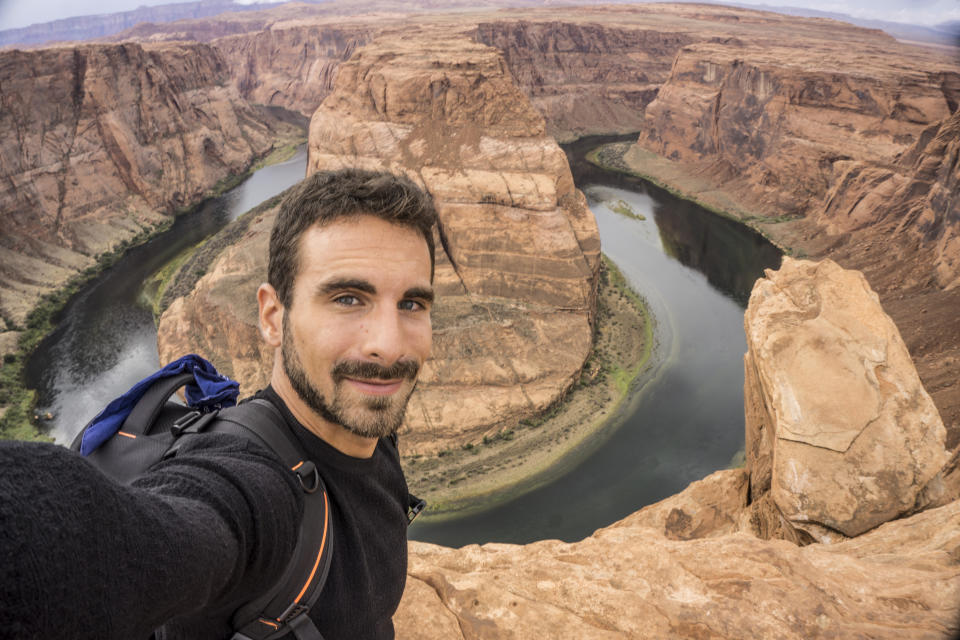 Alrededor de 100 millones de personas al día en todo el mundo se toman este tipo de fotografías. Una moda a la que también van asociados algunos riesgos. (Foto: Getty)