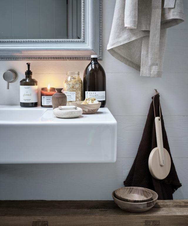 5 must-haves for a guest bathroom, according to designers