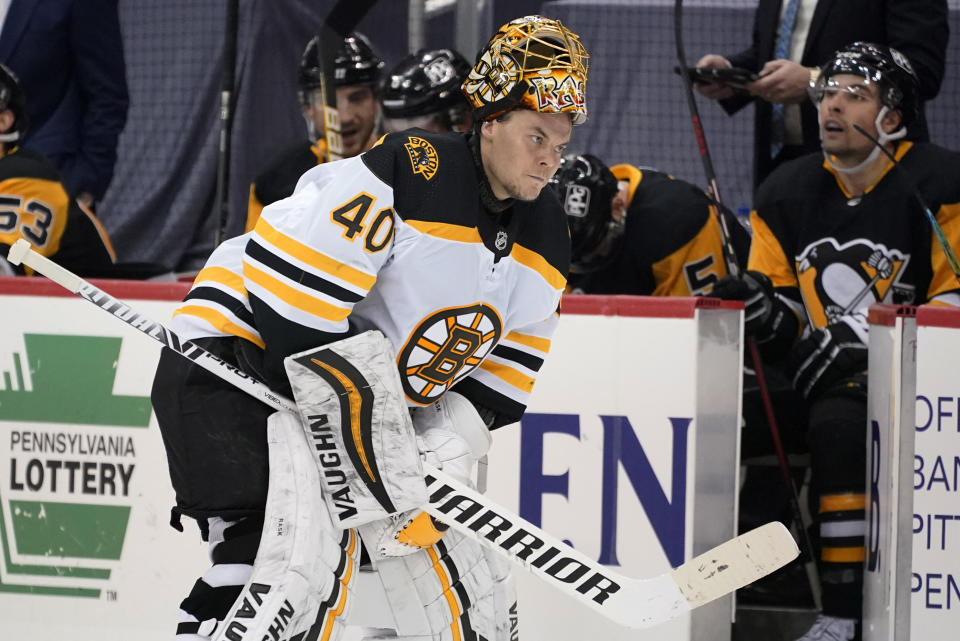 Boston Bruins goaltender Tuukka Rask (40) 