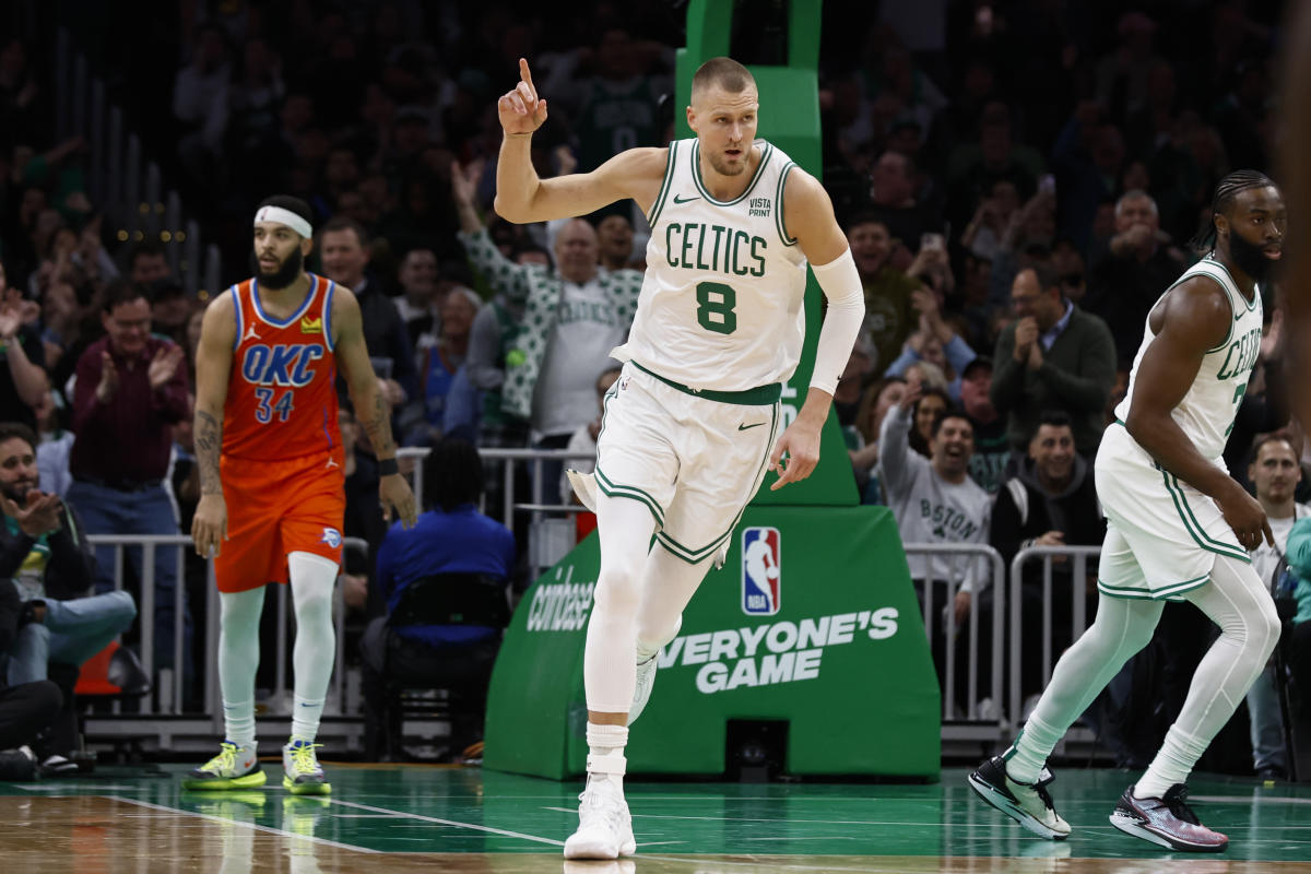 Celtics clinch top record in NBA with blowout win over shorthanded Thunder - Yahoo Sports