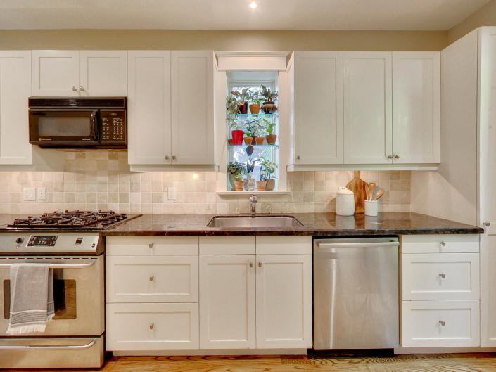 BEFORE: The kitchen wasn’t bad to begin with, but lacked character.