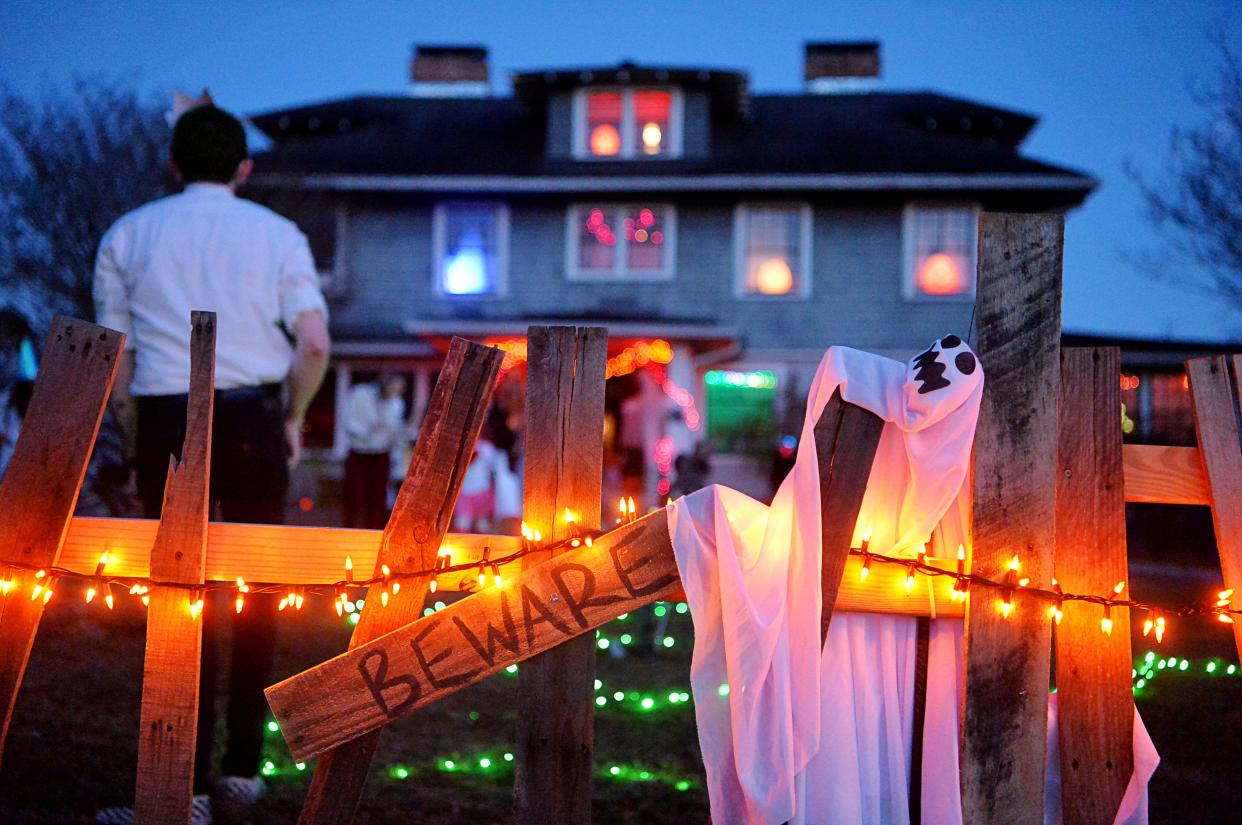 Scenes from Vermont Avenue’s annual Halloween block park and trick or treat October 31, 2022.