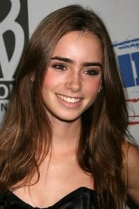 Lily Collins, Sam Claflin Board Romantic Comedy ‘Love, Rosie’