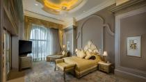 La suite cuenta con un tercer dormitorio. Khaleej Times asegura que las habitaciones también se pueden reservar por separado. (Foto: <a href="https://www.mandarinoriental.com/abu-dhabi/emirates-palace/luxury-hotel/accommodations/suites/three-bedroom-palace-suite" rel="nofollow noopener" target="_blank" data-ylk="slk:Emirates Palace;elm:context_link;itc:0;sec:content-canvas" class="link ">Emirates Palace</a>)