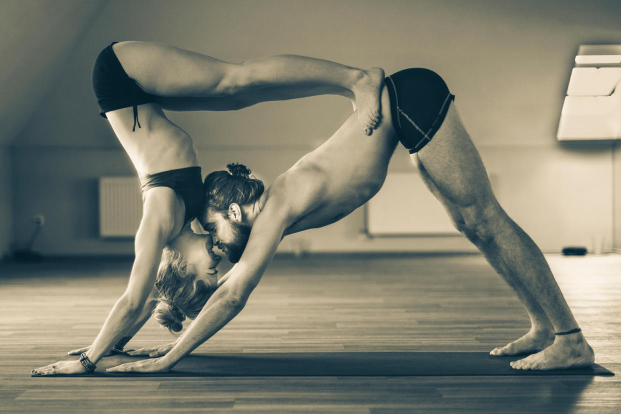 There are many ways yoga can help improve one’s sex life. (Photo: Getty Images)