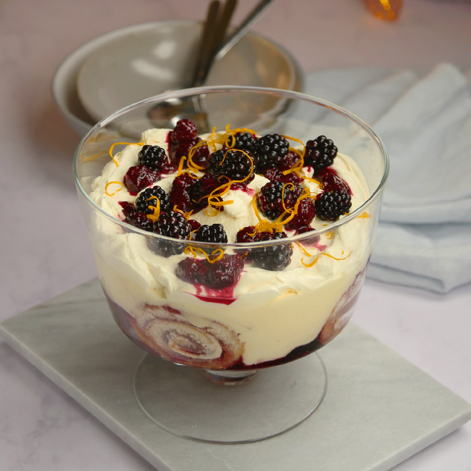 Sloe gin trifle