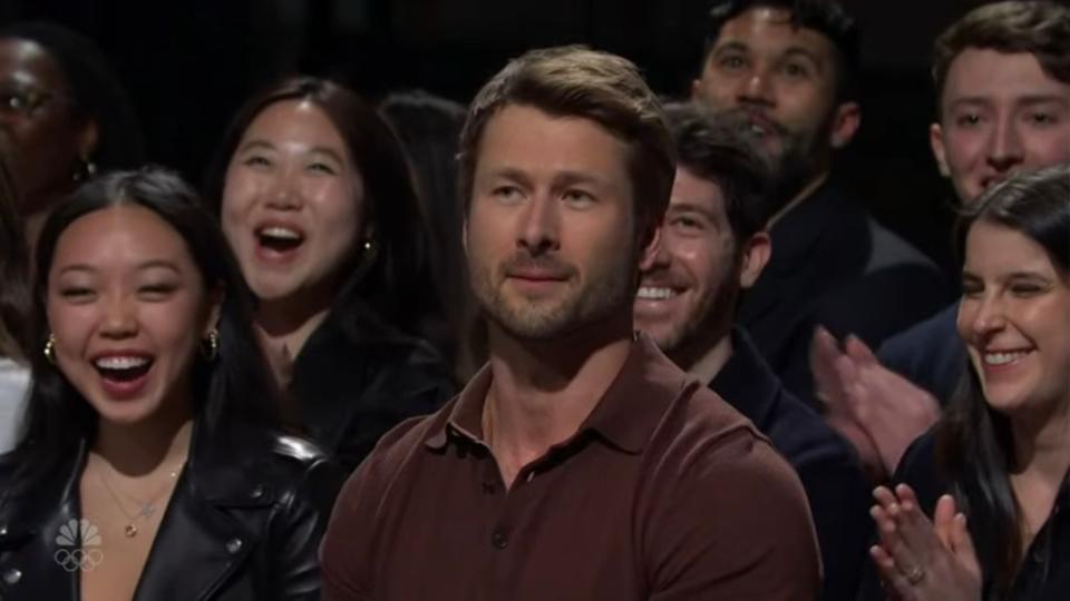 Hollywood hunk Glen Powell made a surprise appearance on “Saturday Night Live” last night in an attempt to dispel any dating rumors between him and co-star Sydney Sweeney. NBC / SNL