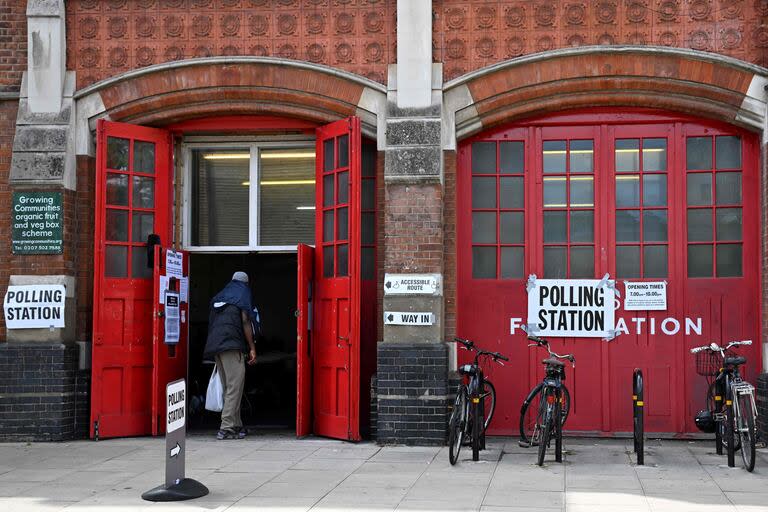 Un centeo de votación en Hackney, en el este de Londres. ( Paul ELLIS / AFP)