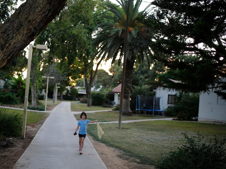 kibbutz nir am israel