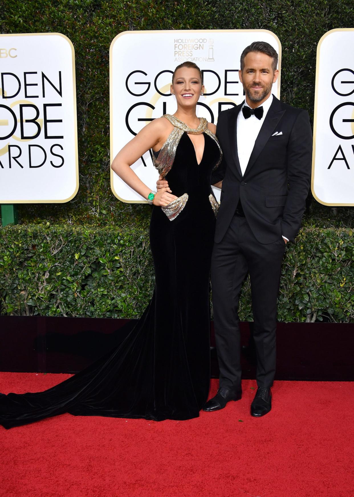 Blake Lively and Ryan Reynolds at the 2017 Golden Globes.