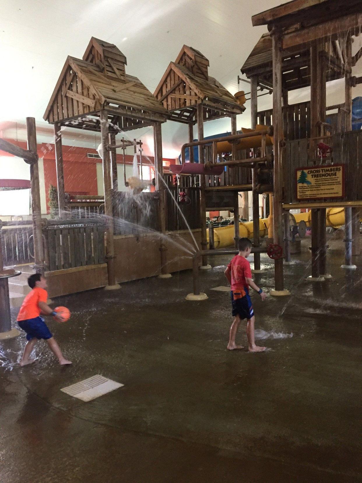 Jolly Mon Indoor Water Park